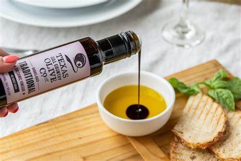 difference between red wine and balsamic vinegar.